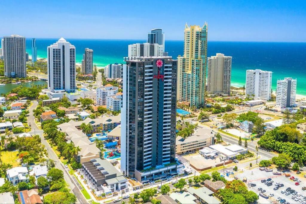 Modern 1 Brm Apartment With Pool Close To Beach Голд-Кост Екстер'єр фото