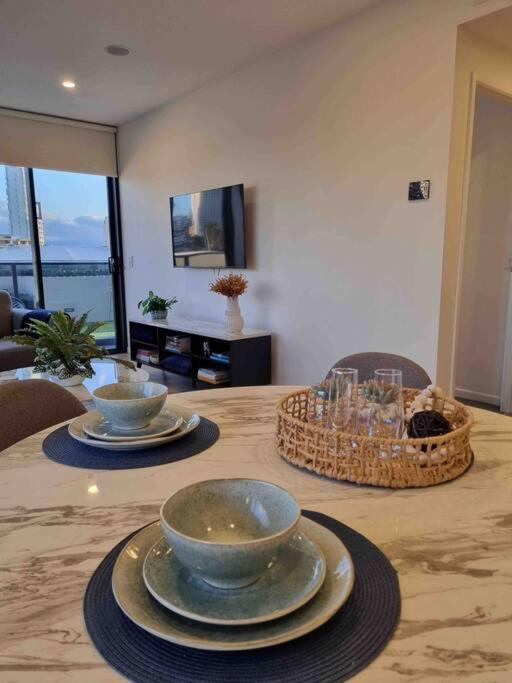 Modern 1 Brm Apartment With Pool Close To Beach Голд-Кост Екстер'єр фото
